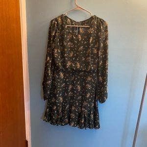 Dark green fall-type dress